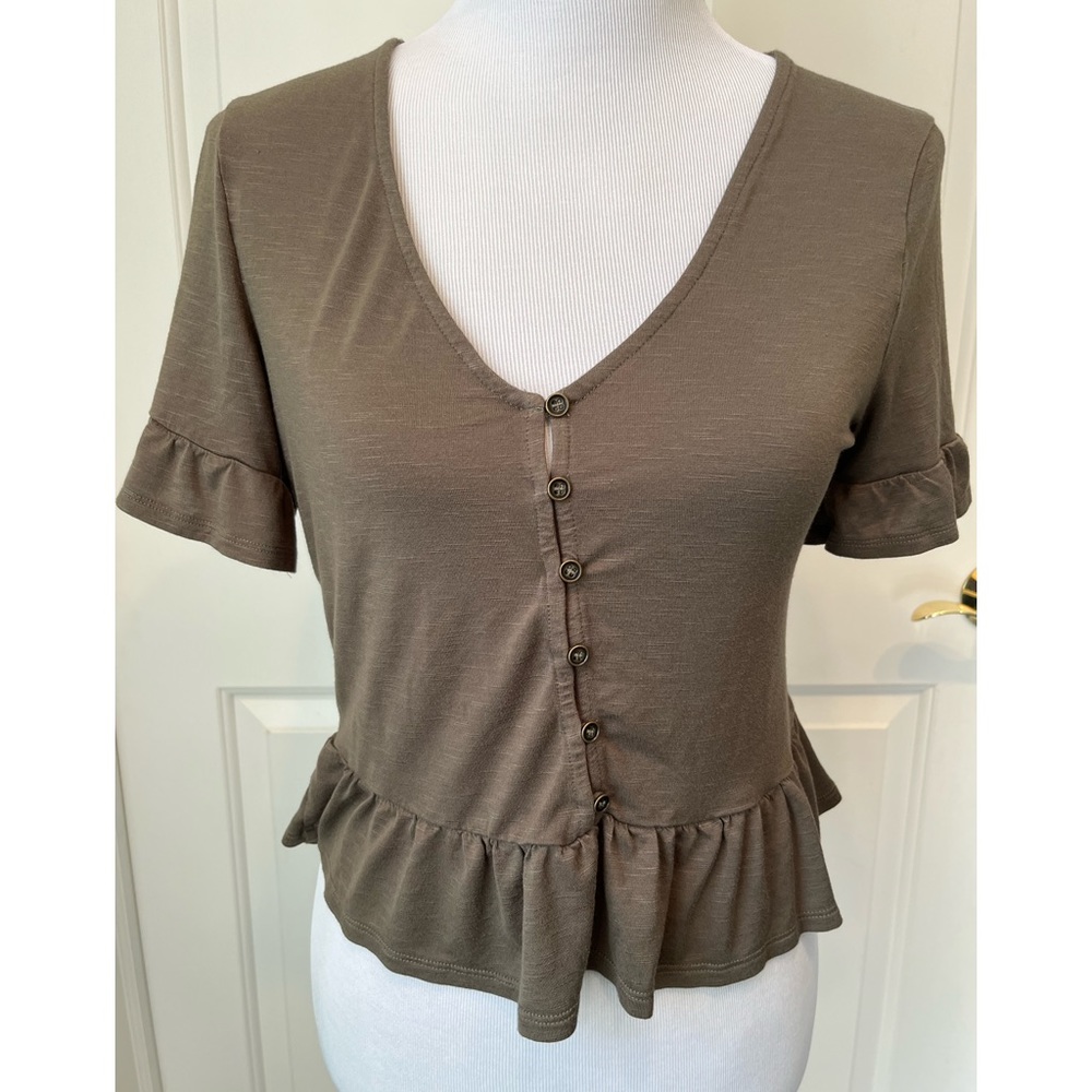 Ruffle sleeve top